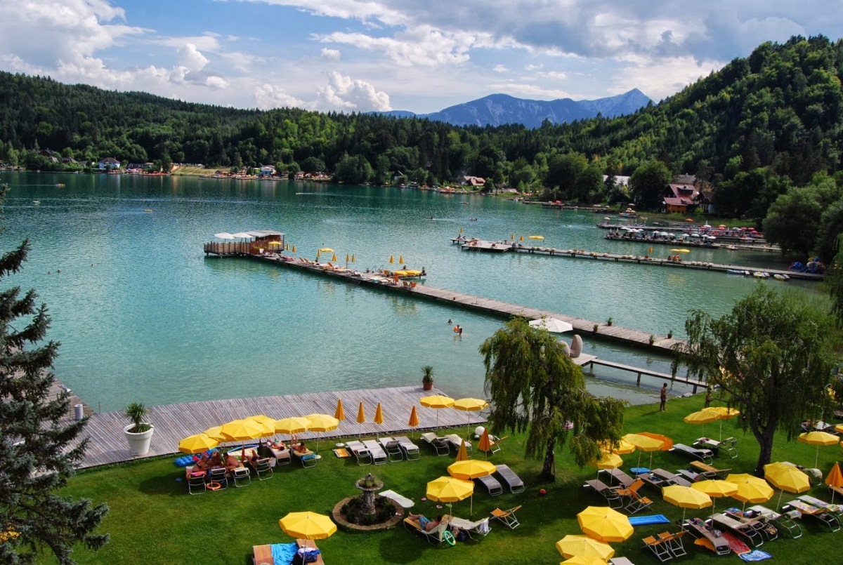 На озерах австрии. Озеро Клопайнерзее Австрия. Озеро Вертерзее Австрия Батурина. Ахензее озеро в Австрии. Вертерзее водопад.